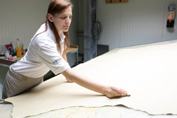 Pflegesessel Made in Germany, Eingangskontrolle, Qualitäts-Sicherung Leder Zuschnitt Pflegesessel Made in Germany, Eingangskontrolle, Qualitäts-Sicherung Leder Zuschnitt