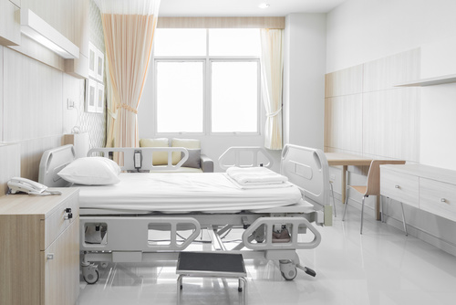 Krankenhausbett mit komfortabler Ausstattung
